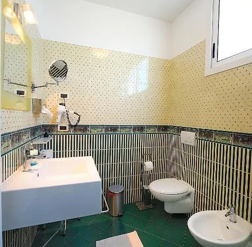 波焦代格力农家乐 * 迪亚诺马里纳