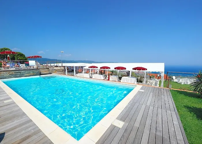 波焦代格力农家乐 * 迪亚诺马里纳